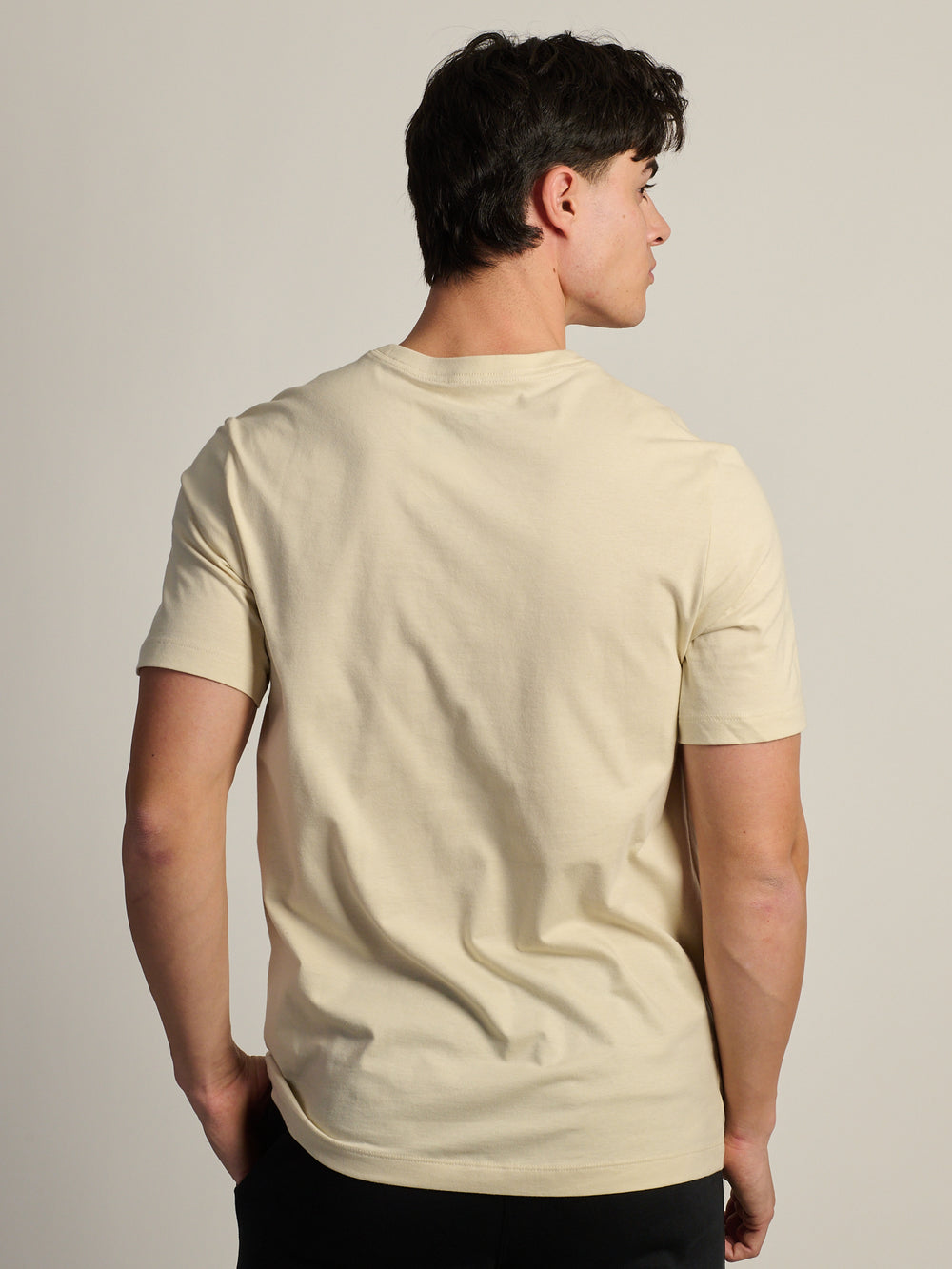 NIKE SPORTSWEAR CLUB T-SHIRT - LIGHT KHAKI