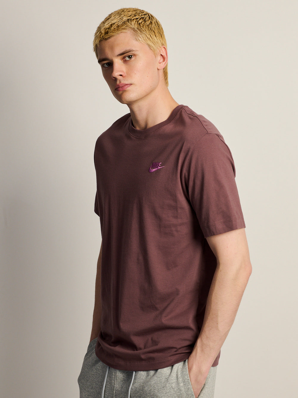T-SHIRT NIKE SPORTSWEAR CLUB - TATTOO