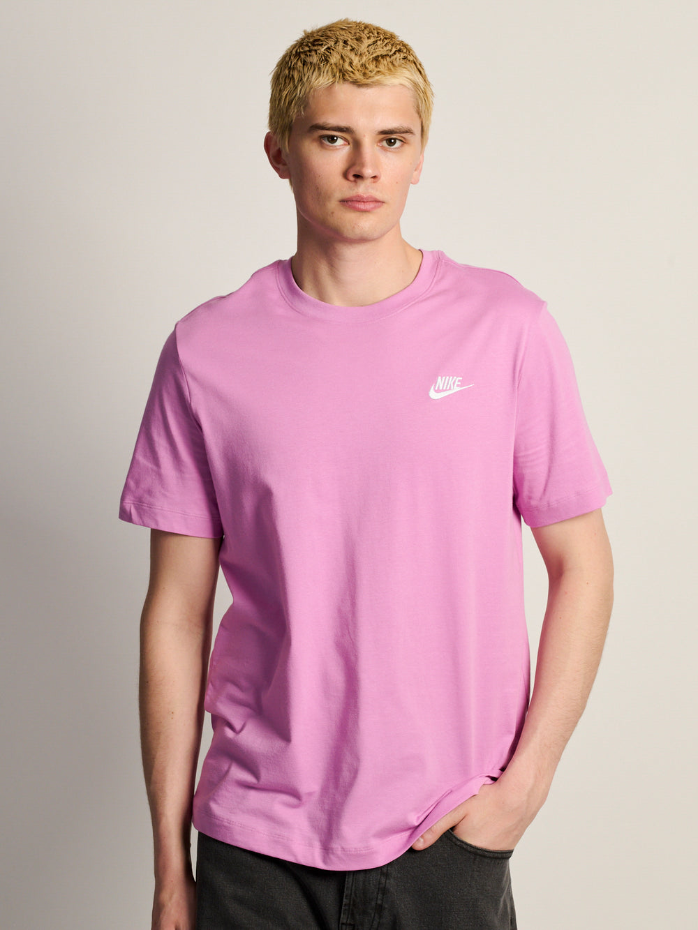 T-SHIRT NIKE SPORTSWEAR CLUB - MAGENTA