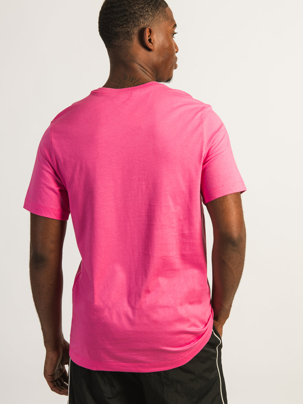 T-SHIRT NIKE SPORTSWEAR CLUB -ROSE