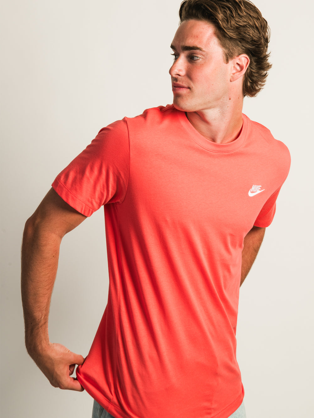 T-SHIRT NIKE SPORTSWEAR CLUB - MAGIC EMBER
