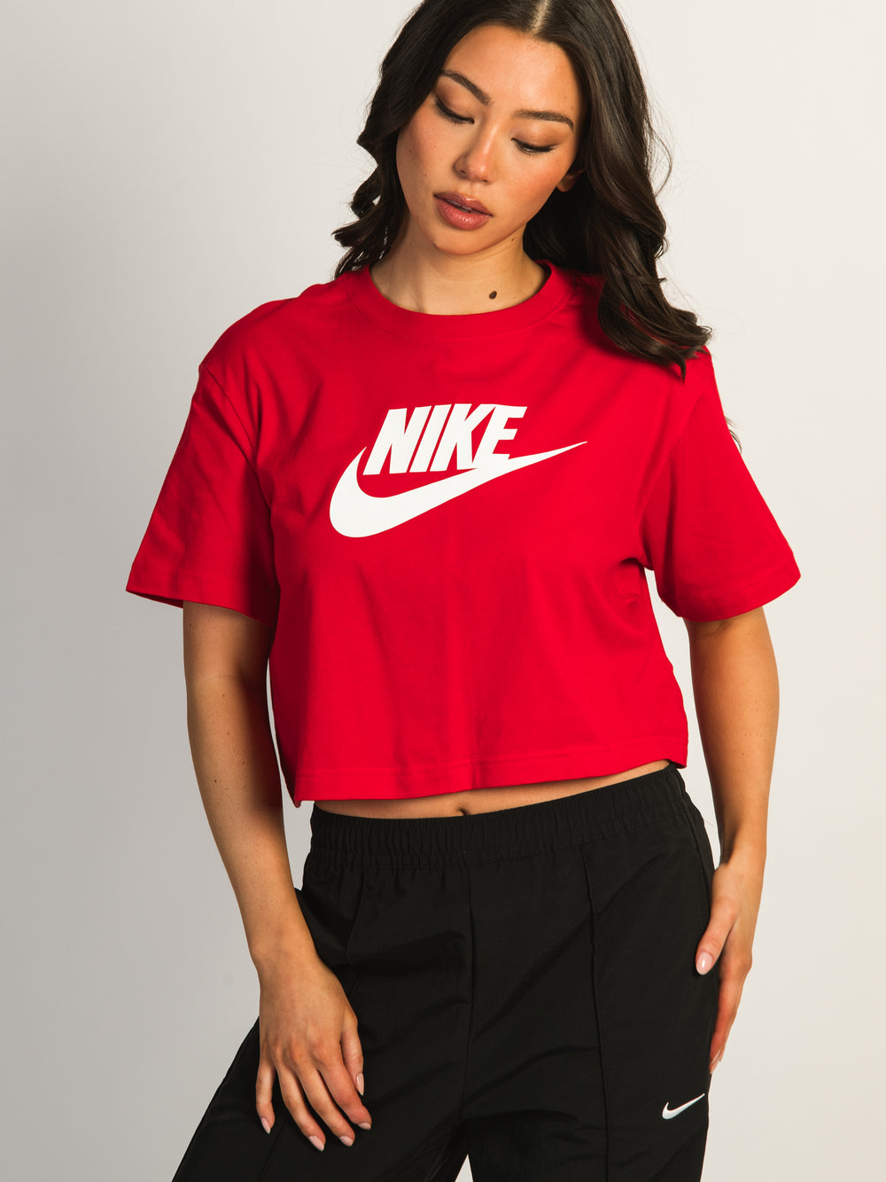 NIKE SPORTSWEAR CLUB CROP T-SHIRT