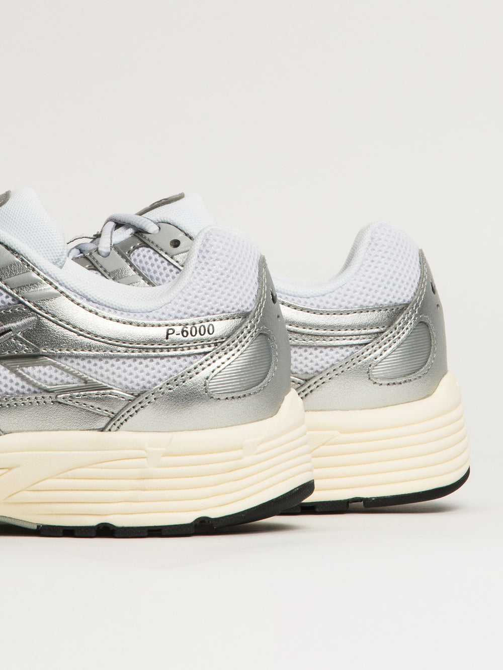 BASKETS NIKE P - 6000 POUR HOMMES - BLANC/NOIR