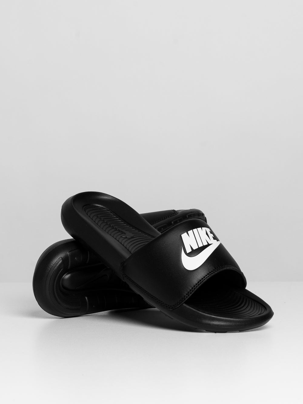 WOMENS NIKE VICTORI ONE SLIDES - BLACK/WHITE