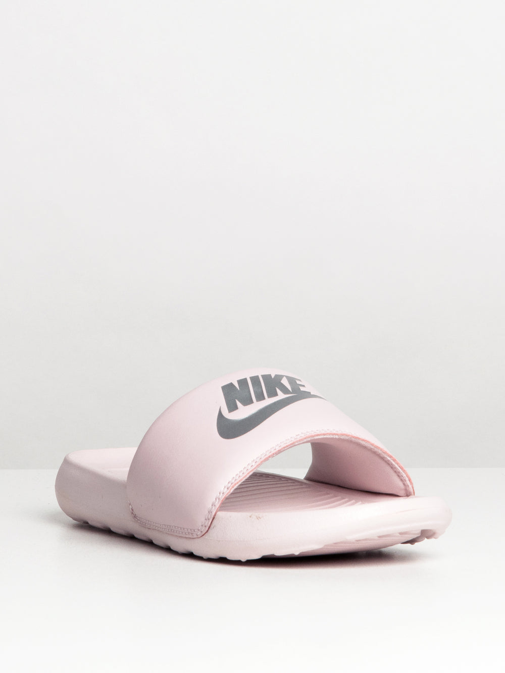 WOMENS NIKE VICTORI ONE SLIDES - BARELY ROSE/METALIC SILVER