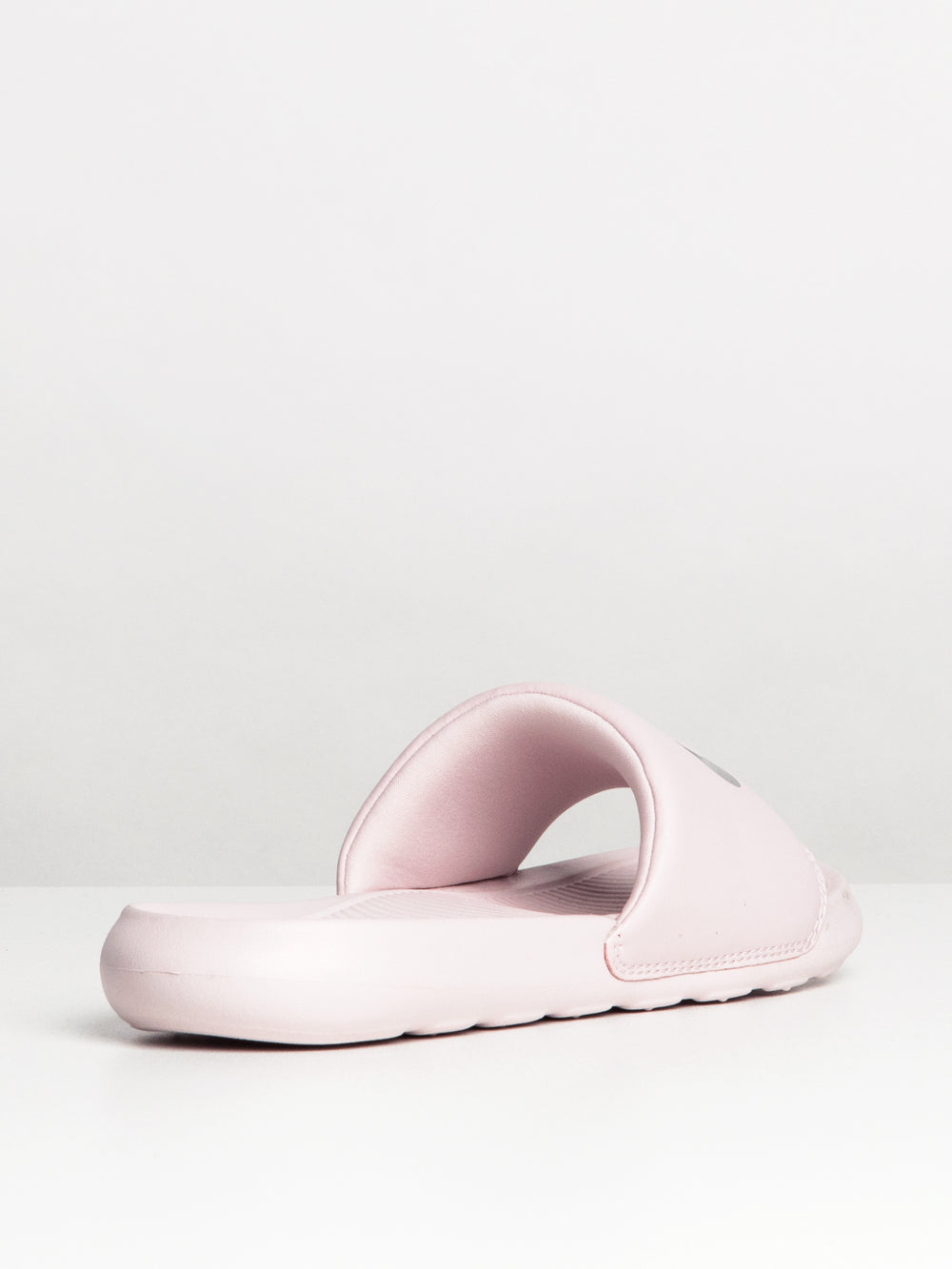 WOMENS NIKE VICTORI ONE SLIDES - BARELY ROSE/METALIC SILVER