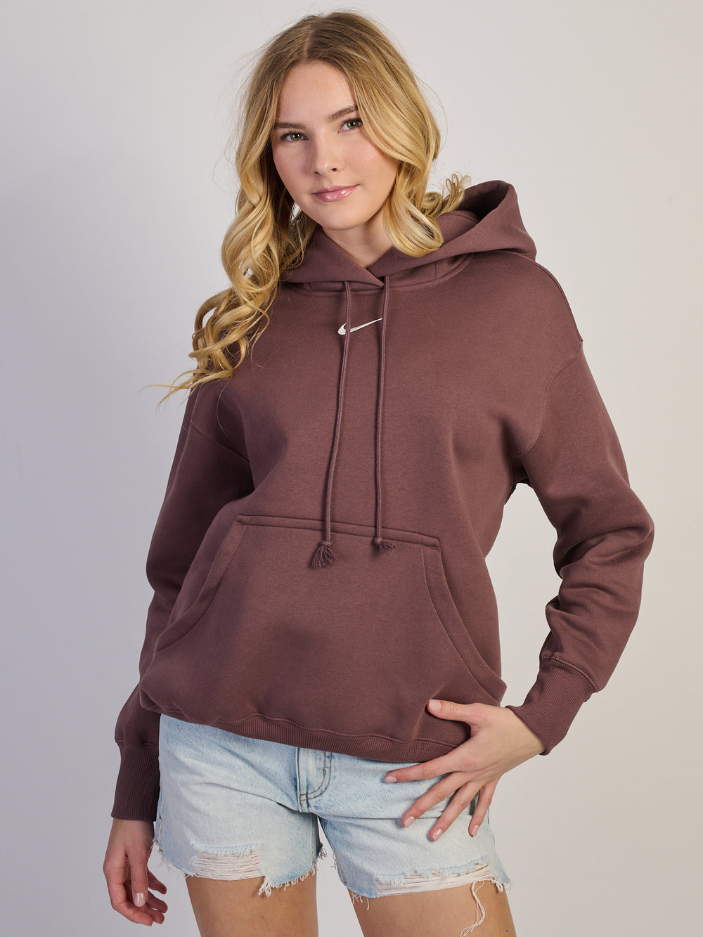 NIKE SPORTSWEAR PHOENIX FLEECE OVERSIZED PULL OVER HOODIE - BROWN