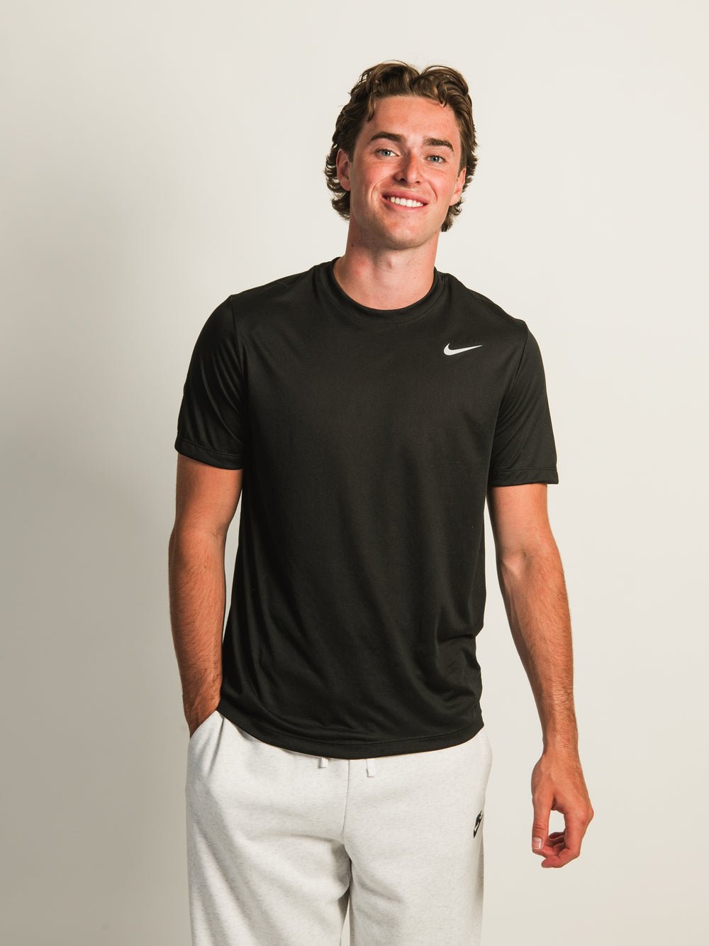 NIKE FITNESS T-SHIRT - BLACK