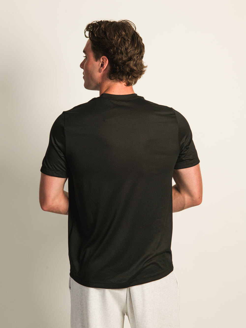 NIKE FITNESS T-SHIRT - BLACK