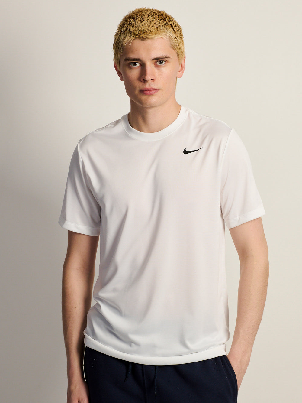 NIKE FITNESS T-SHIRT - WHITE