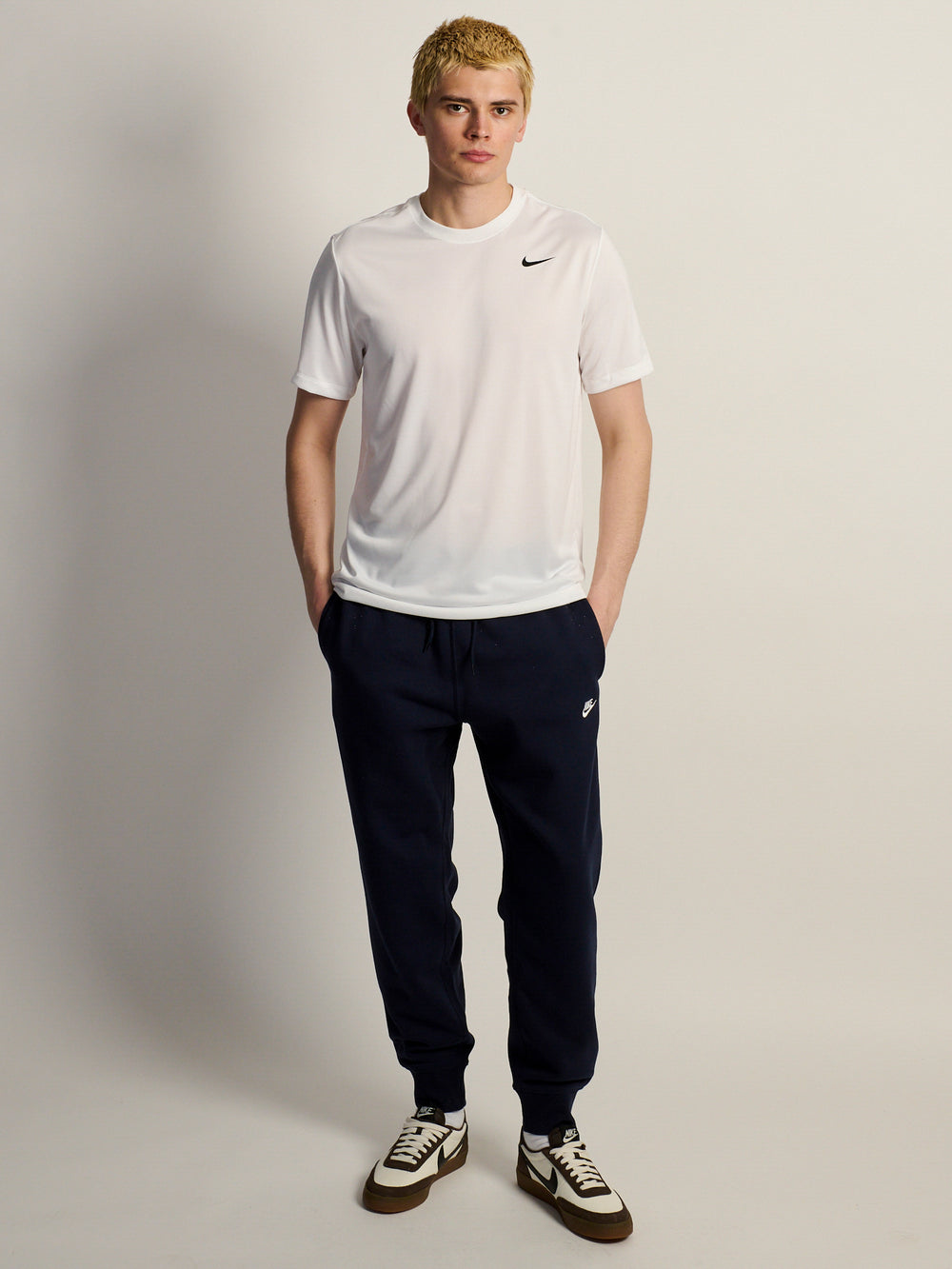 NIKE FITNESS T-SHIRT - WHITE