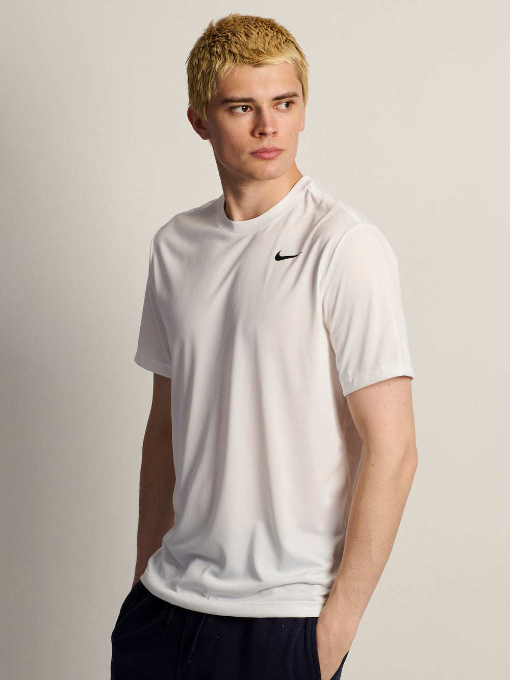 NIKE FITNESS T-SHIRT - WHITE