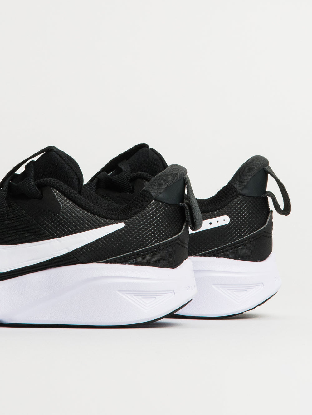 KIDS NIKE STAR RUNNER 4 SHOES - BLACK/WHITE