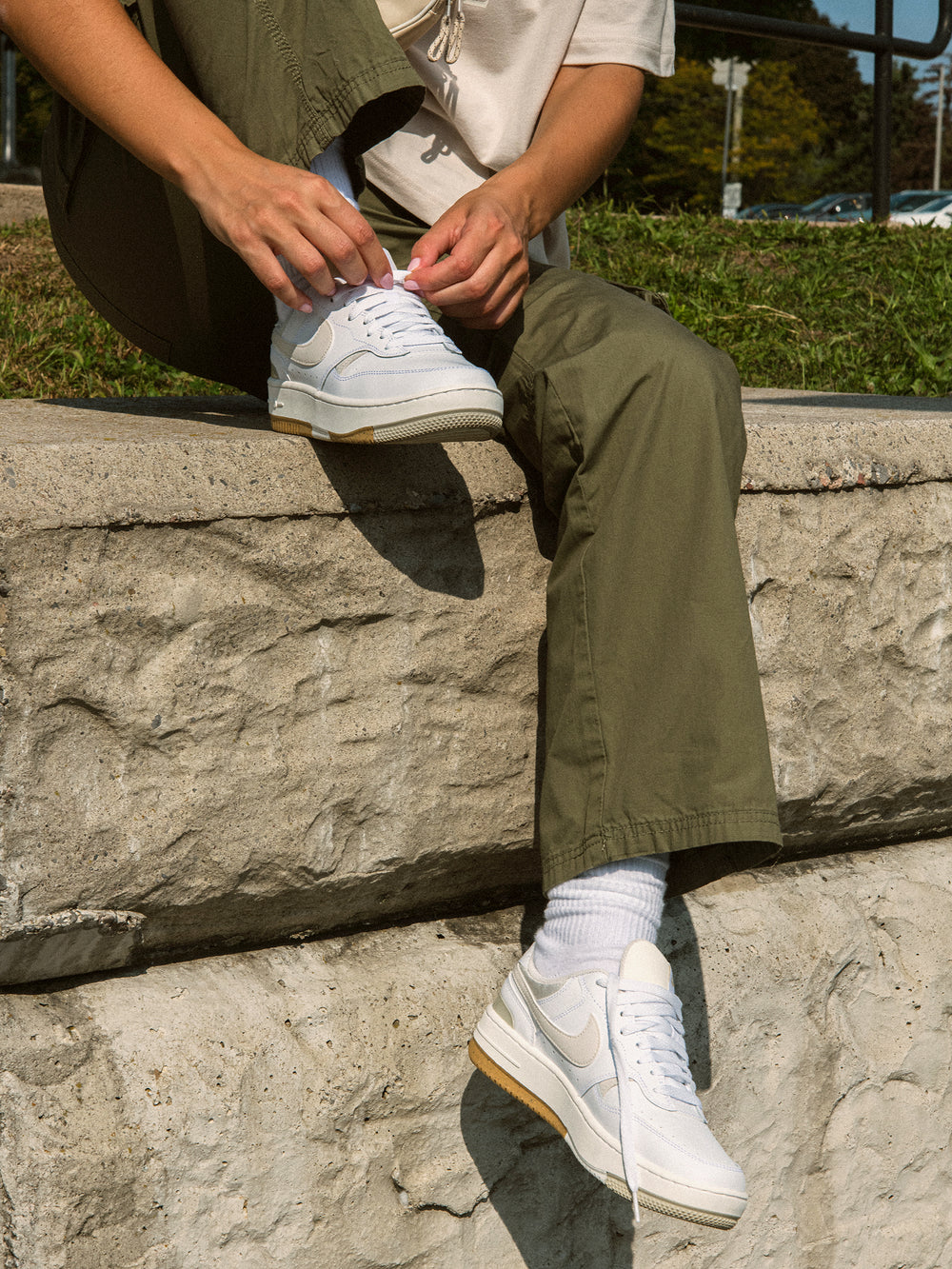 WOMENS NIKE GAMMA FORCE SNEAKER - WHITE/LIGHT BONE/SANDDRIFT