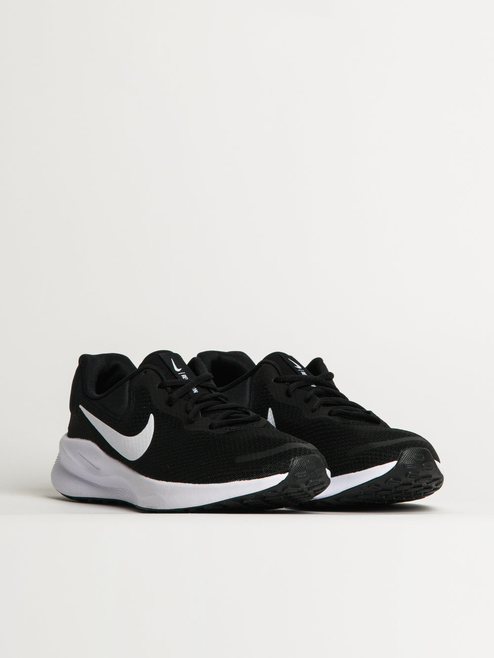 MENS NIKE REVOLUTION 7 RUNNING SHOE - BLACK/WHITE