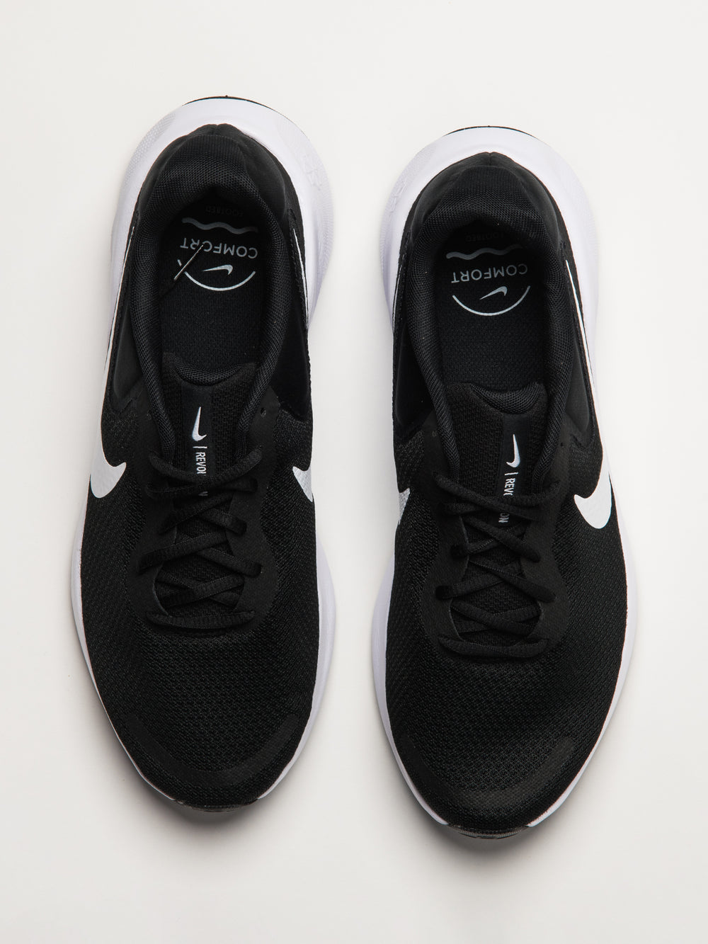 MENS NIKE REVOLUTION 7 RUNNING SHOE - BLACK/WHITE