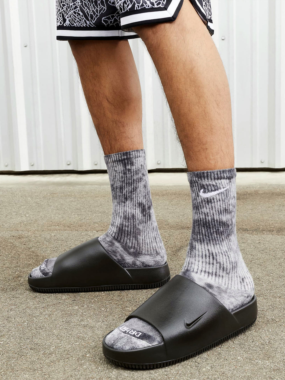 MENS NIKE CALM SLIDES - BLACK