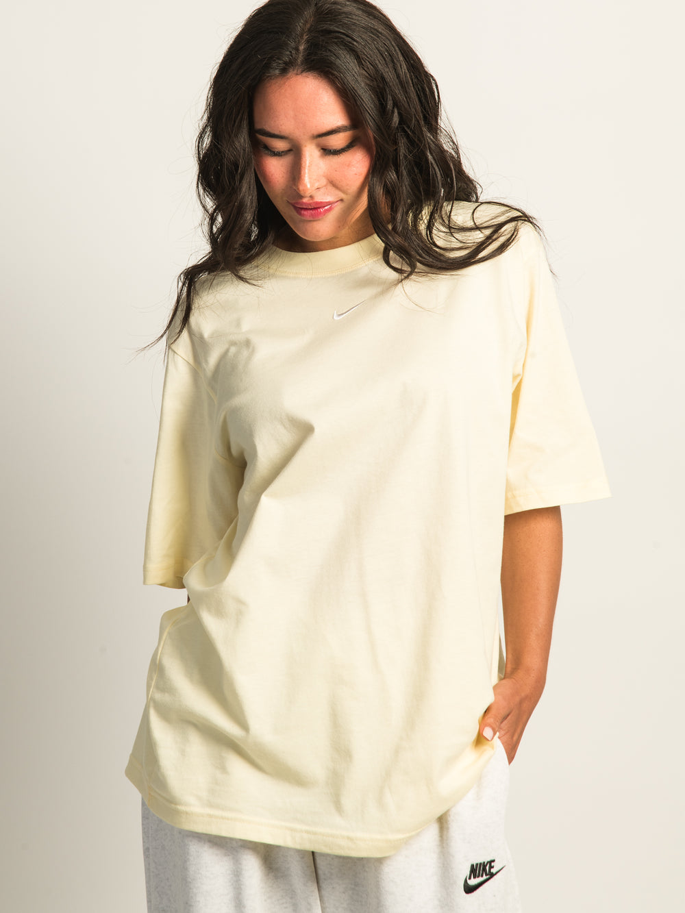 T-SHIRT NIKE SPORTSWEAR CLUB - ALABASTER