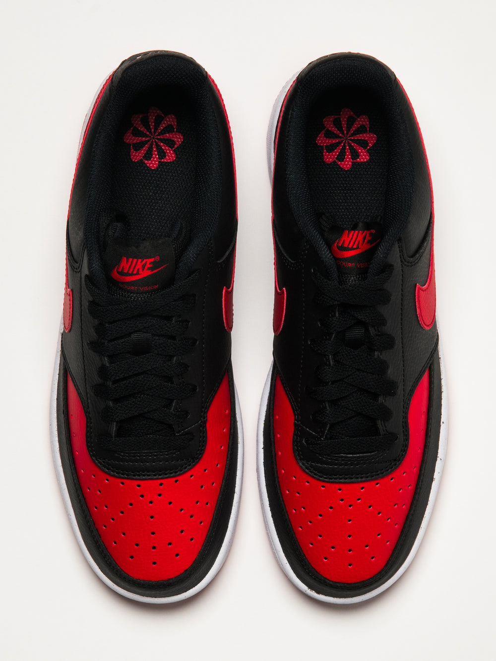 MENS NIKE COURT VISION LOW SNEAKER - BLACK/WHITE/UNIVERSITY RED