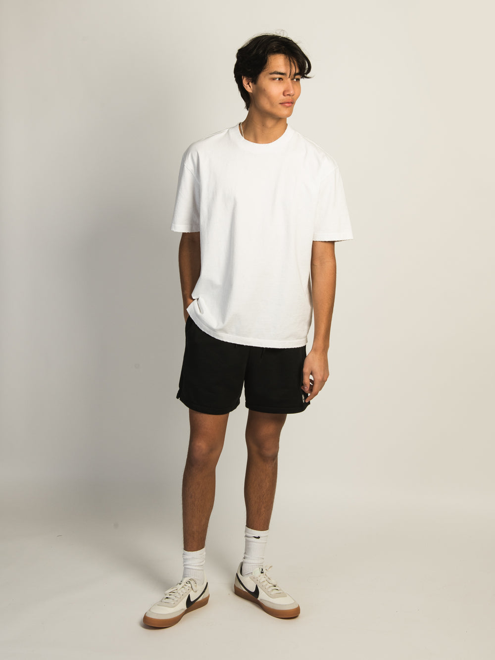 NIKE CLUB FLOW SHORT - BLACK