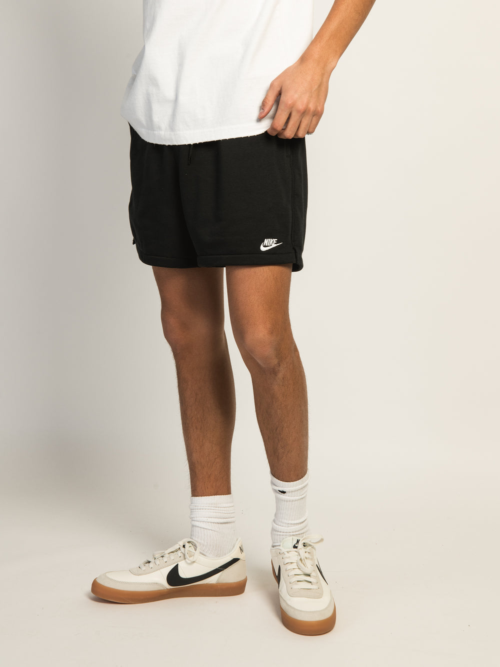 NIKE CLUB FLOW SHORT - BLACK
