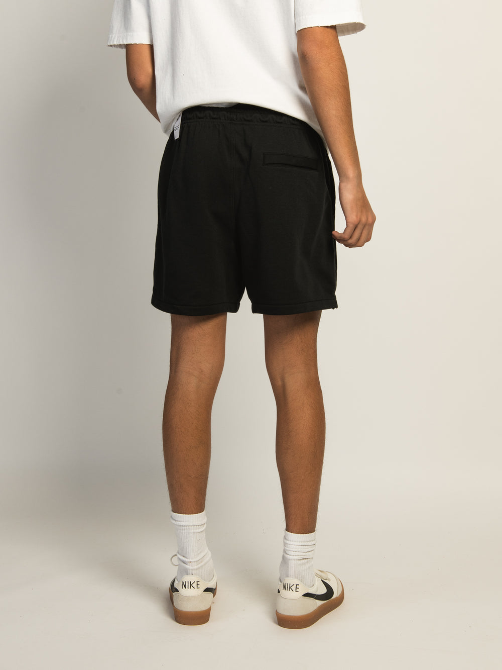 NIKE CLUB FLOW SHORT - BLACK