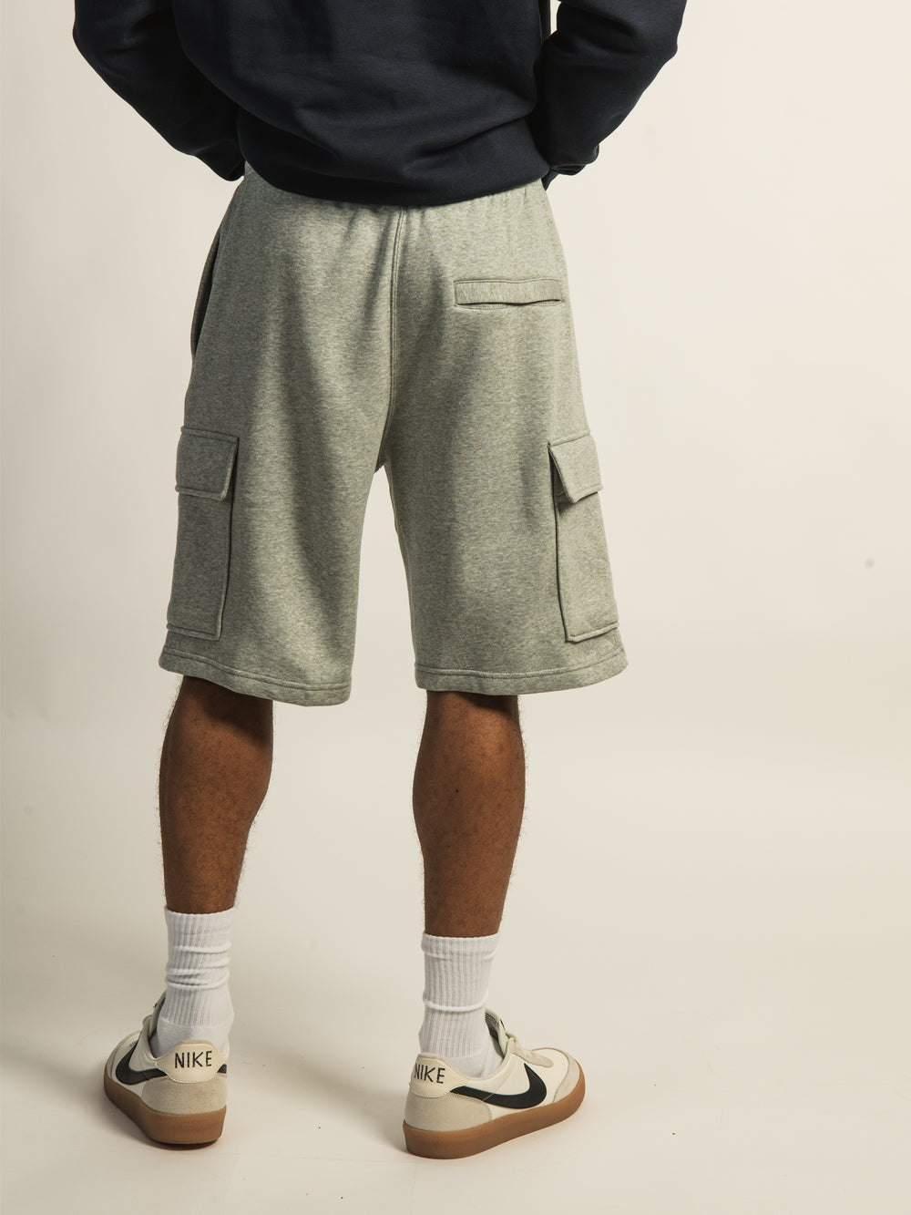 NIKE CLUB CARGO SHORT - GREY