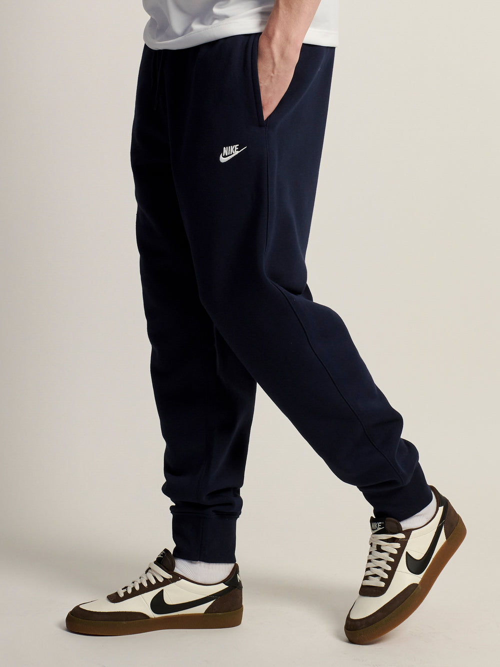 NIKE CLUB JOGGERS - OBSIDIAN