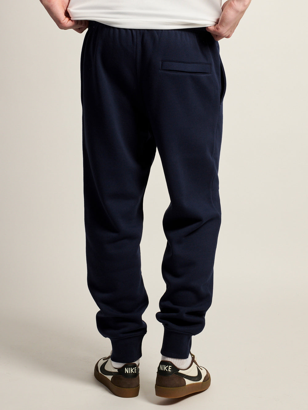 NIKE CLUB JOGGERS - OBSIDIAN