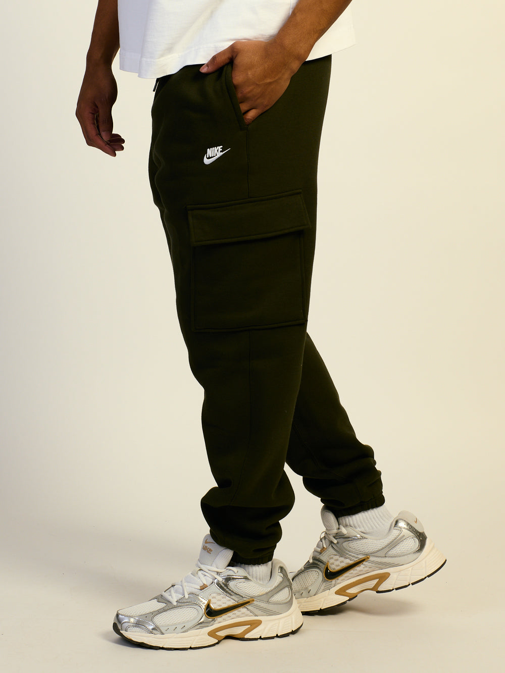 NIKE SPORTSWEAR CLUB CARGO PANT - SEQUOIA