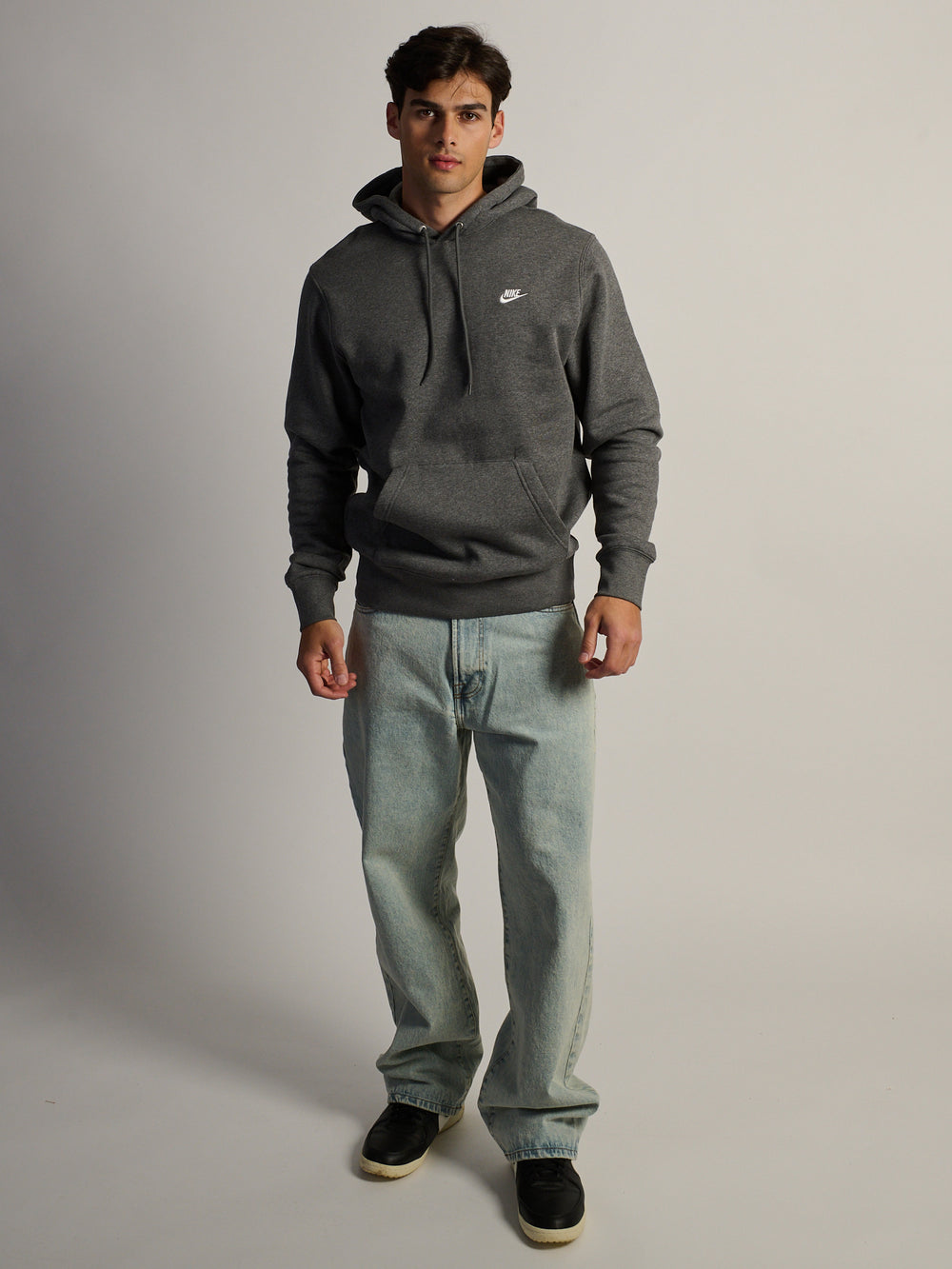 NIKE NIKE SPORTSWEAR CLUB PULL OVER HODDIE- CHARCOAL - Boathouse