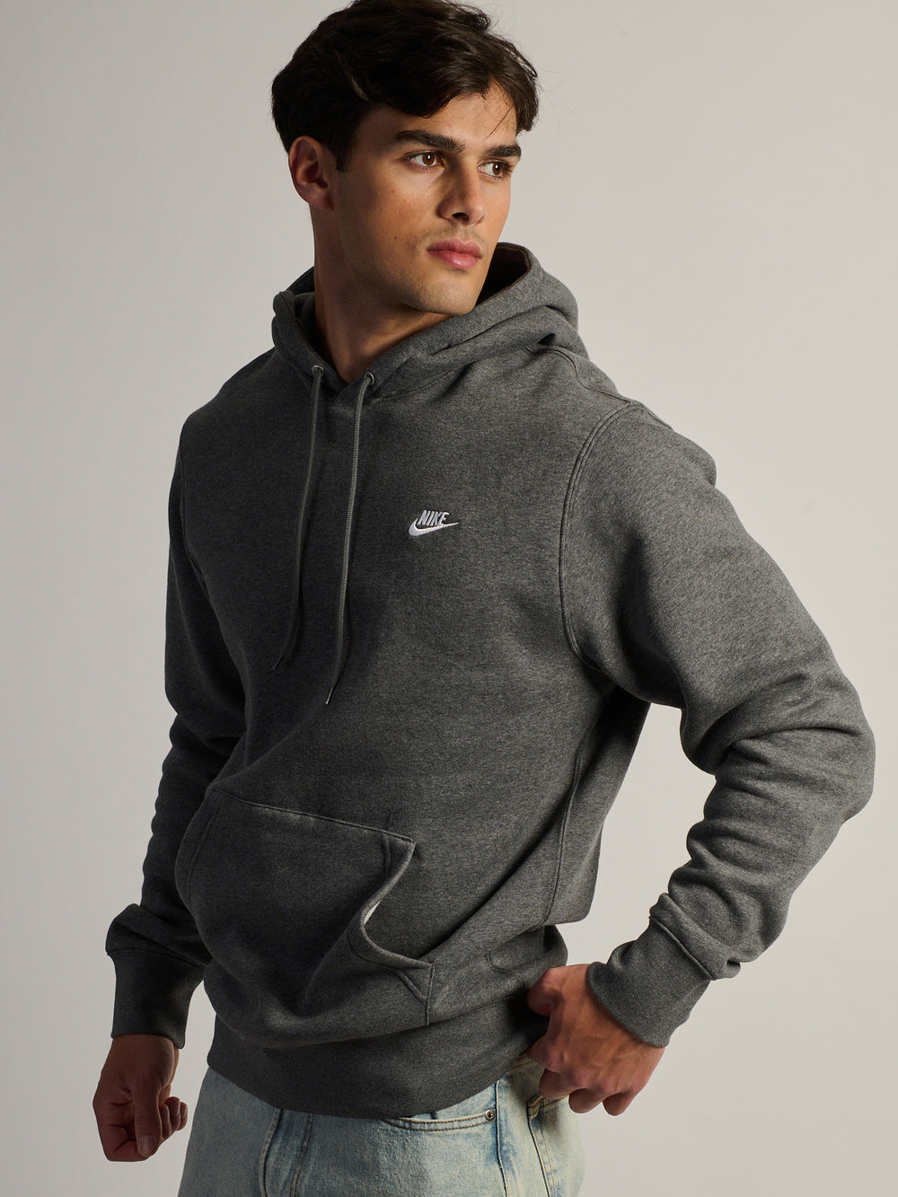 NIKE SPORTSWEAR CLUB PULL OVER HODDIE- CHARCOAL
