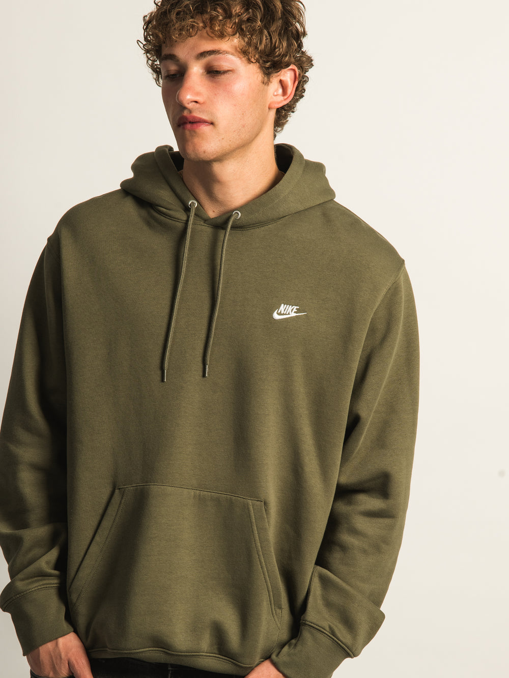 NIKE SPORTSWEAR CLUB PULLOVER HOODIE - OLIVE