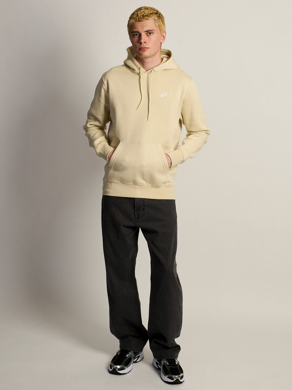 HOODIE P/O NIKE SPORTSWEAR CLUB – KHAKI CLAIR