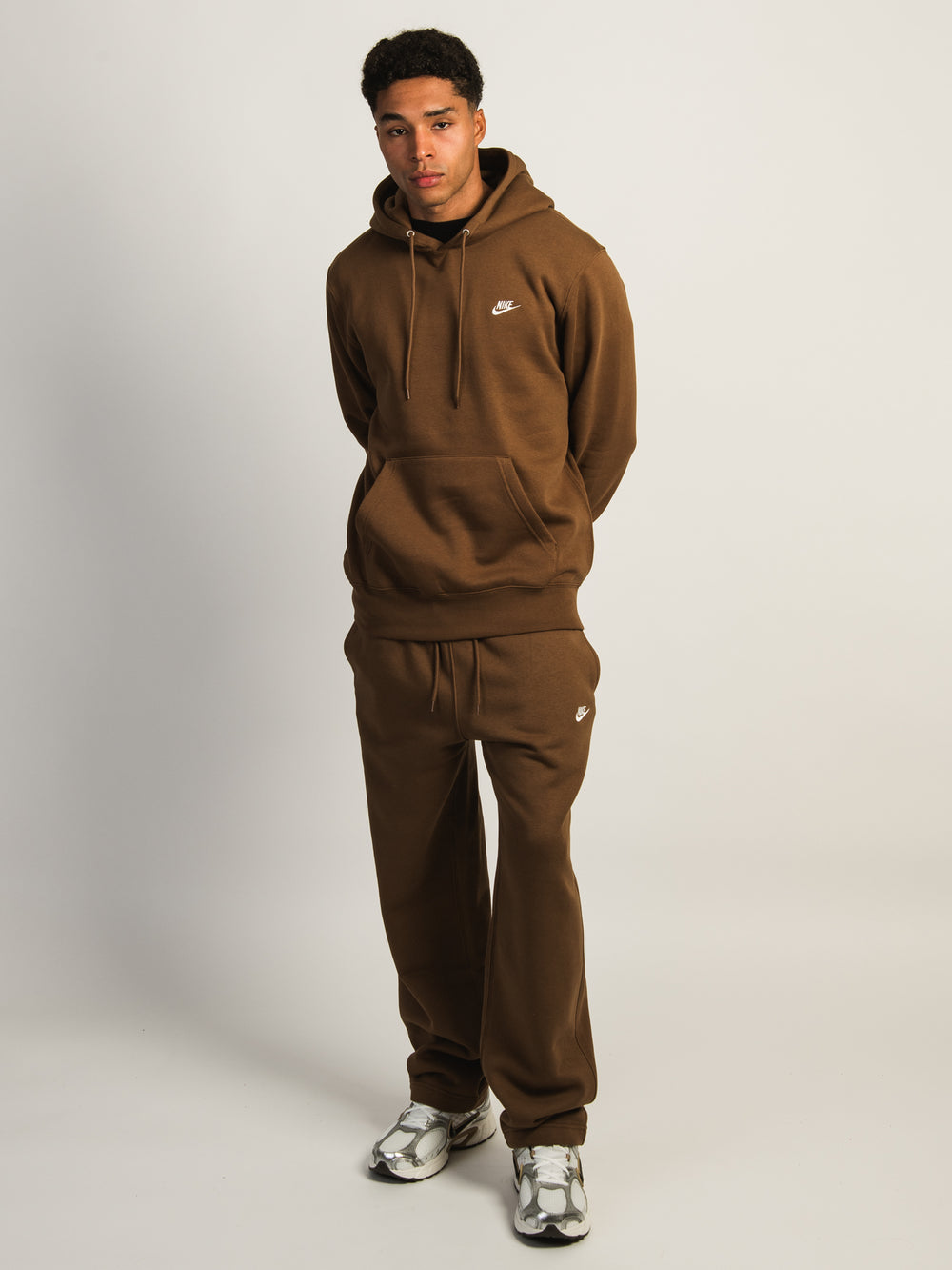 NIKE SPORTSWEAR CLUB PULLOVER HOODIE - BROWN