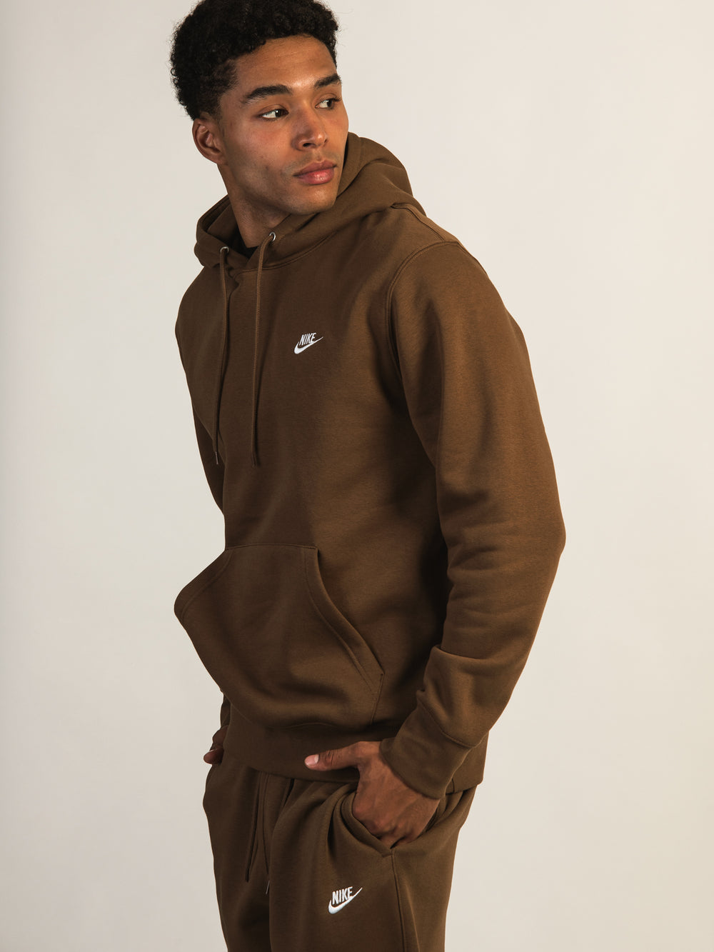 NIKE SPORTSWEAR CLUB PULLOVER HOODIE - BROWN