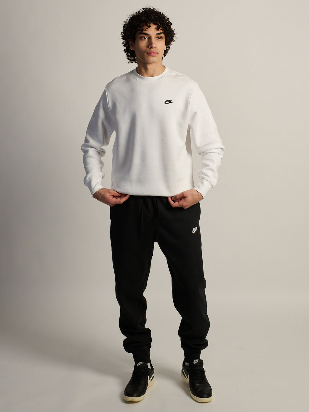 NIKE SPORTWEAR CLUB CREW – BLANC