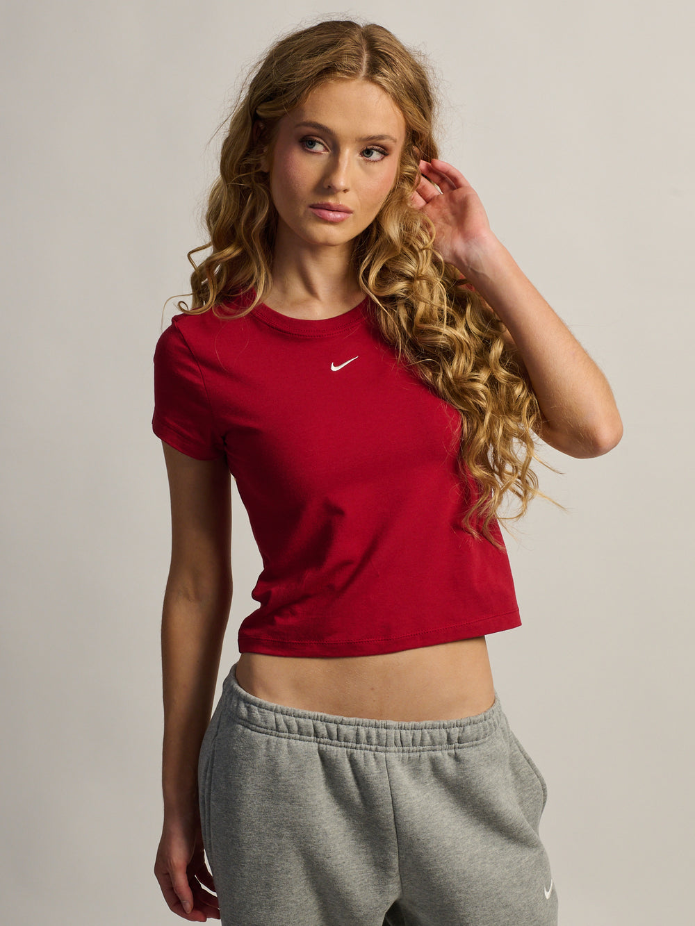 NIKE SPORTSWEAR CHILL KNIT T-SHIRT COURT MOYEN