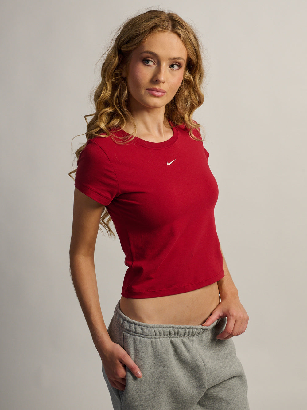 NIKE SPORTSWEAR CHILL KNIT T-SHIRT COURT MOYEN
