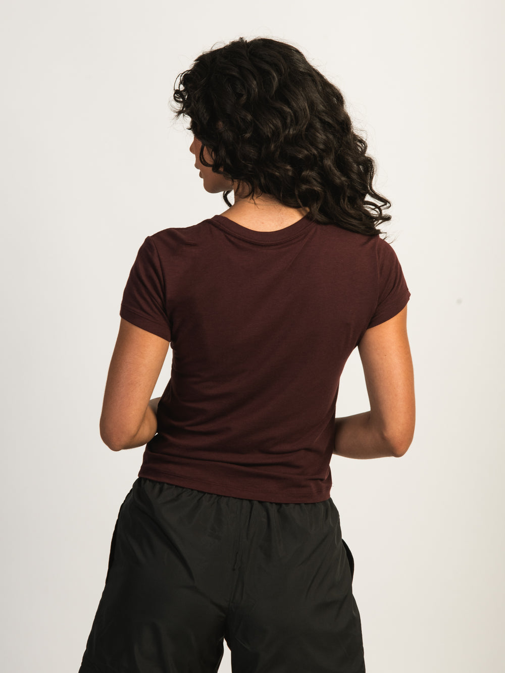 NIKE SPORTSWEAR CHILL KNIT CROP TEE - BURGUNDY