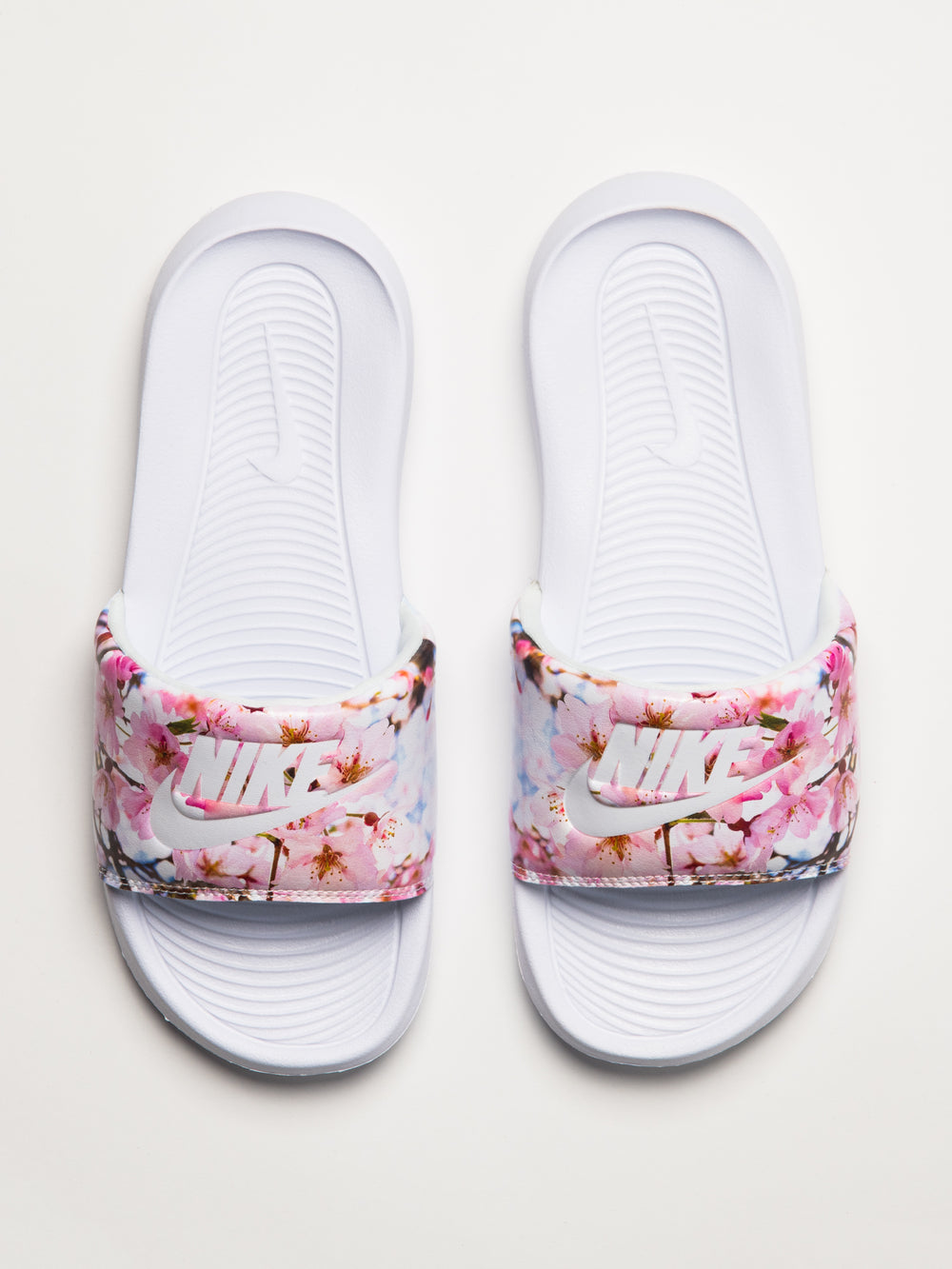 WOMENS NIKE VICTORI ONE SLIDE - WHITE/FLORAL PRINT