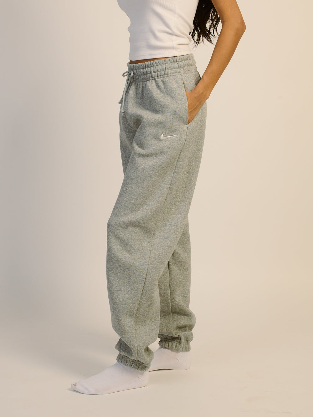 PANTALON POLAIRE SURDIMENSIONNÉ NIKE SPORTSWEAR PHOENIX - GRIS CHINÉ