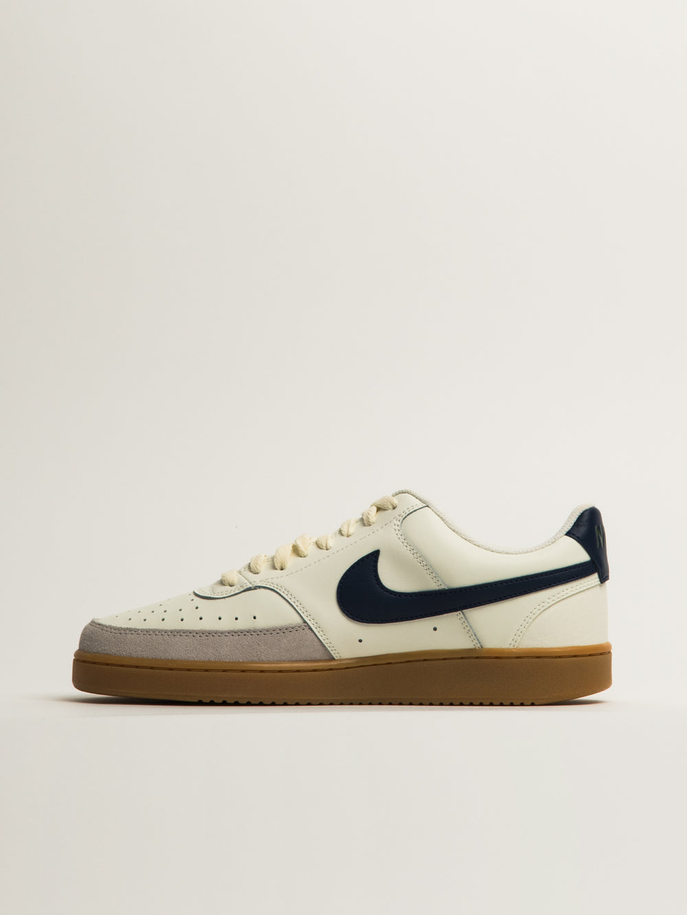 MENS NIKE COURT VISION LOW SNEAKER - SAIL/NAVY