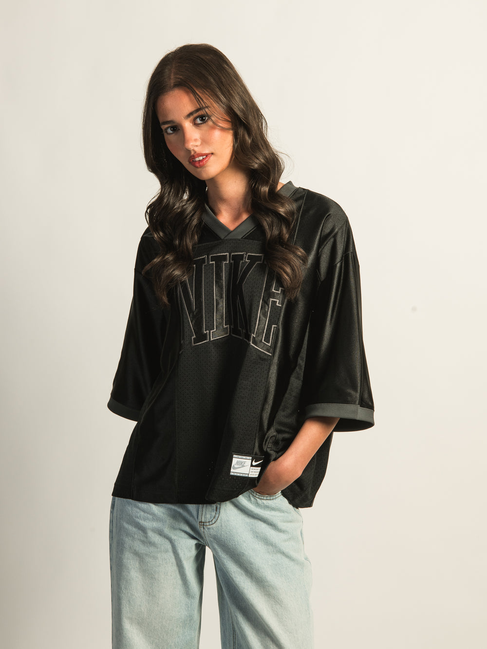 NIKE SPORTSWEAR STREET SHORT SLEEVE JERSEY - BLACK