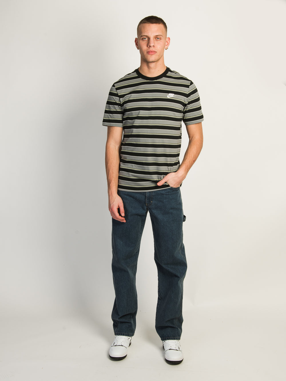 NIKE SPORTSWEAR CLUB STRAIGHT T-SHIRT