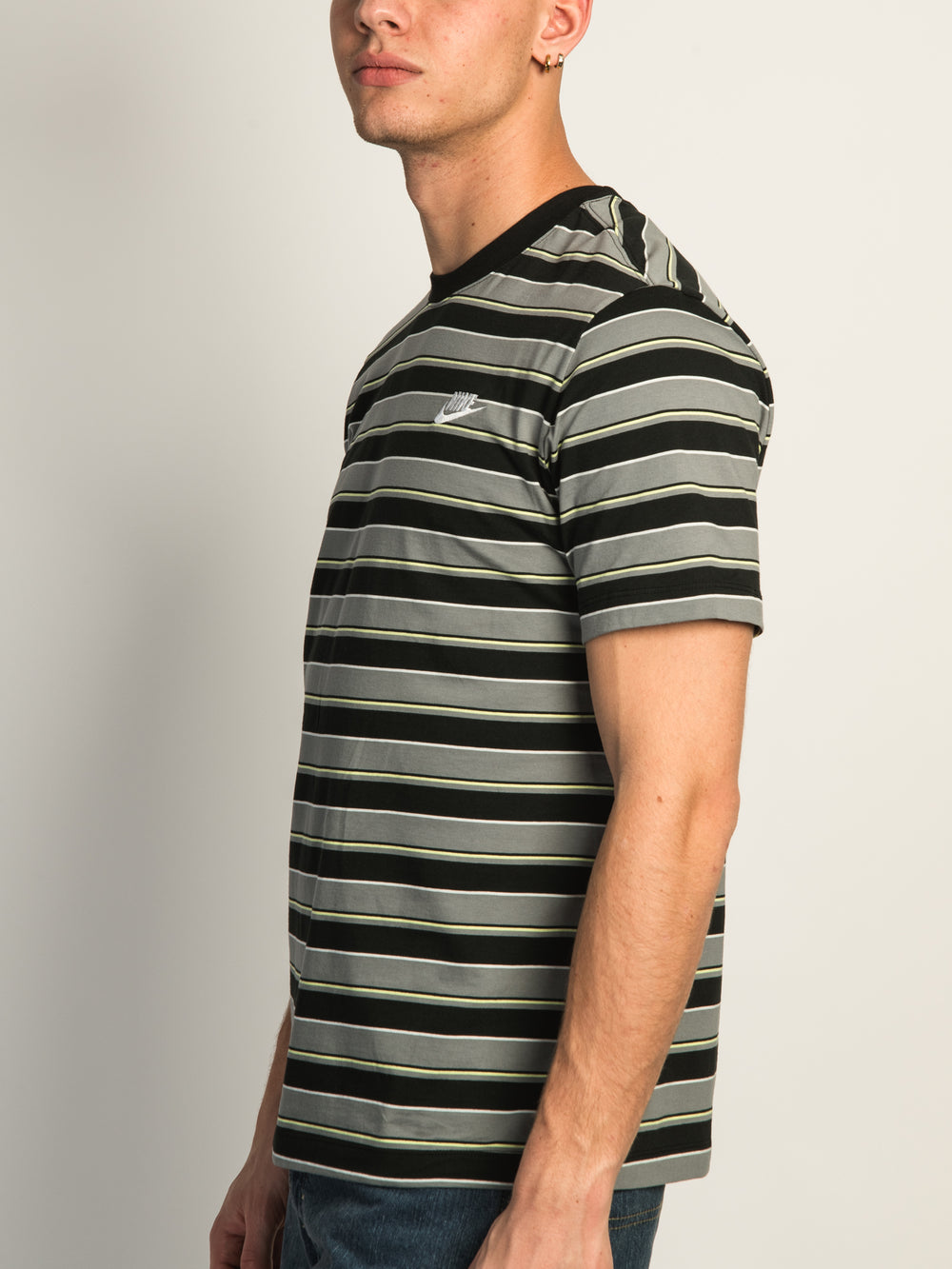 NIKE SPORTSWEAR CLUB STRAIGHT T-SHIRT