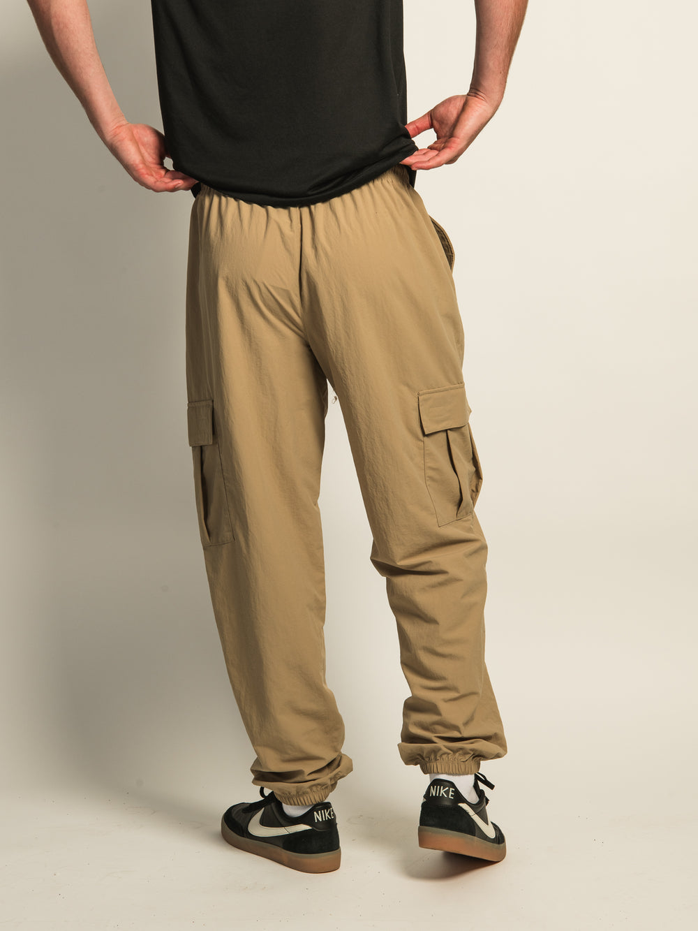 NIKE NYLON WOVEN CARGO PANT