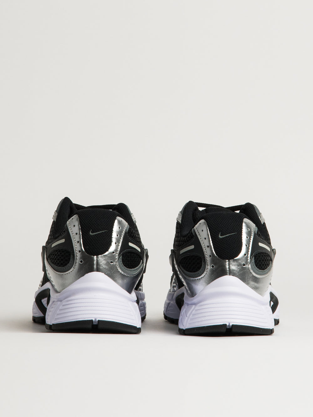 MENS NIKE V5 RNR SNEAKER - BLACK