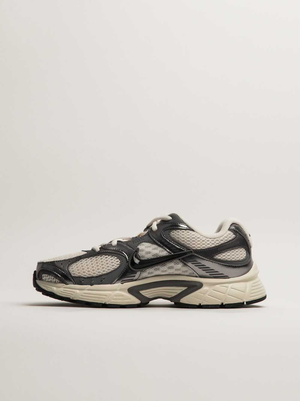 NIKE V5 RNR SNEAKER - GREY