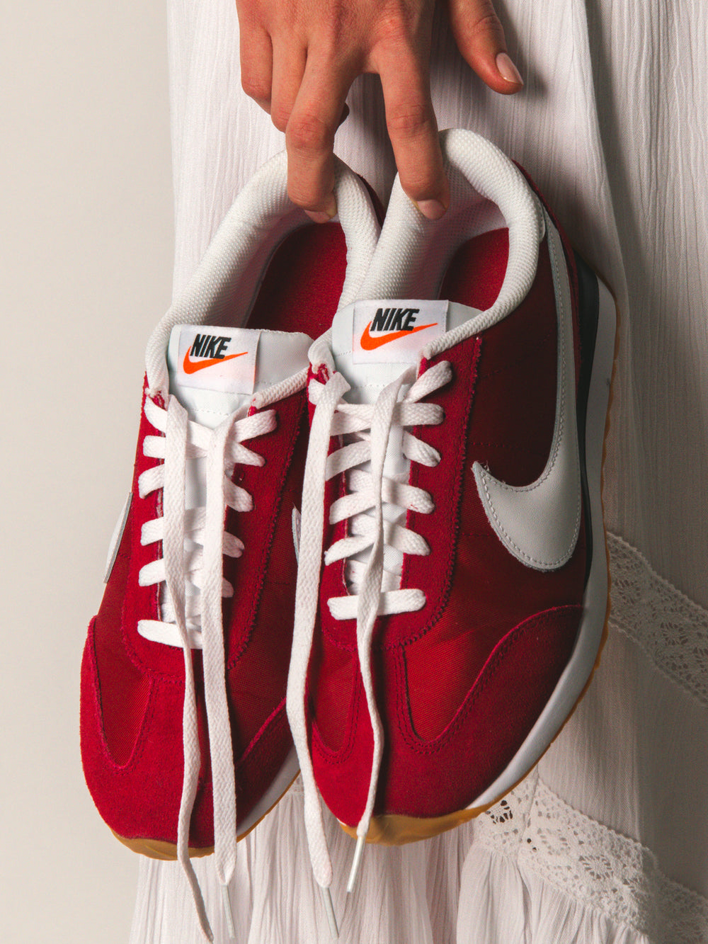 WOMENS NIKE PACIFIC SNEAKER - TEAM CRIMSON/WHITE